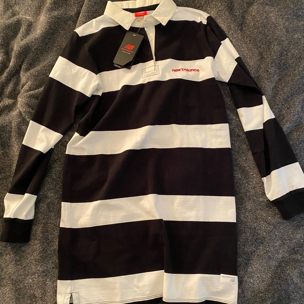 Long, relaxed New Balance shirt